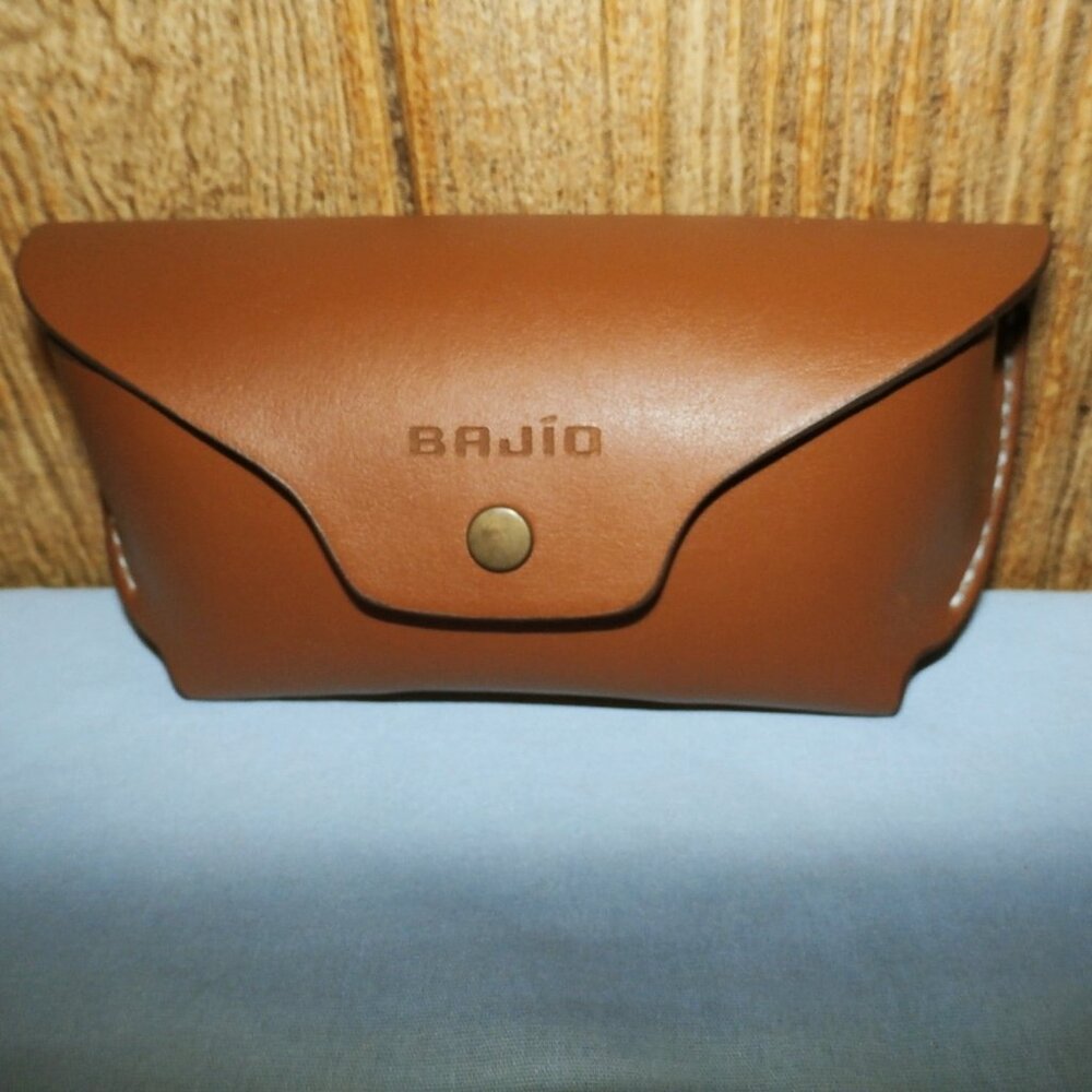 Bajio Sustainable Cactus Leather Sunglasses Eyeglasses Case Brown Snap Close eco